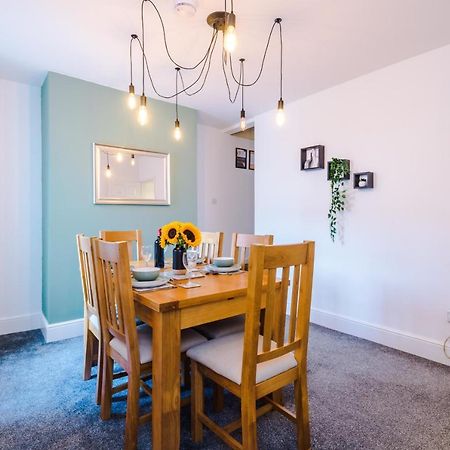 Spacious 2-Bed City-Centre Cottage In Chester By 53 Degrees Property - Ideal For Groups & Couples - Sleeps 6 Esterno foto