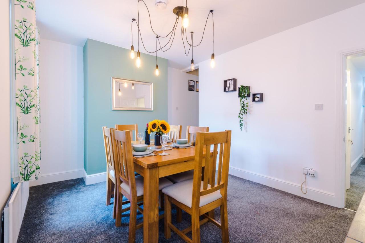 Spacious 2-Bed City-Centre Cottage In Chester By 53 Degrees Property - Ideal For Groups & Couples - Sleeps 6 Esterno foto