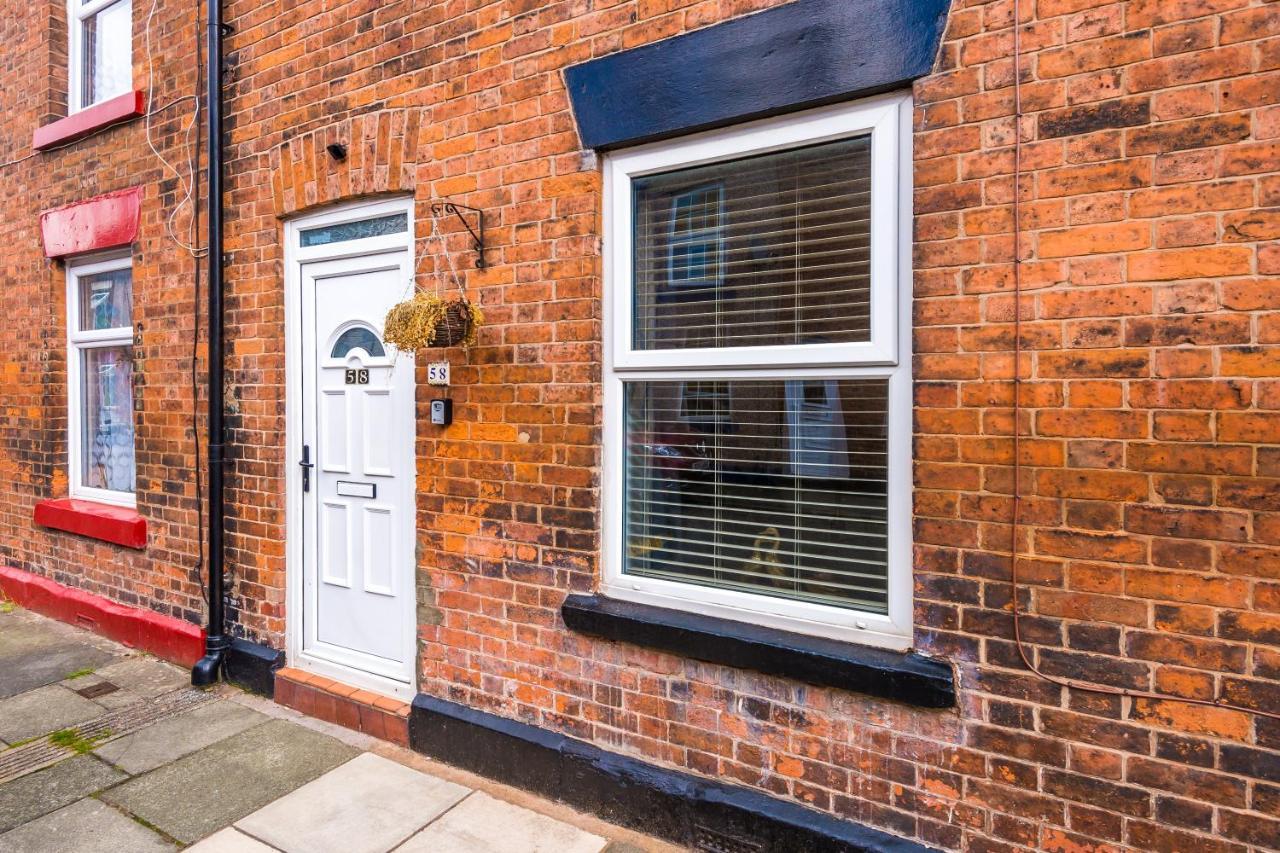 Spacious 2-Bed City-Centre Cottage In Chester By 53 Degrees Property - Ideal For Groups & Couples - Sleeps 6 Esterno foto