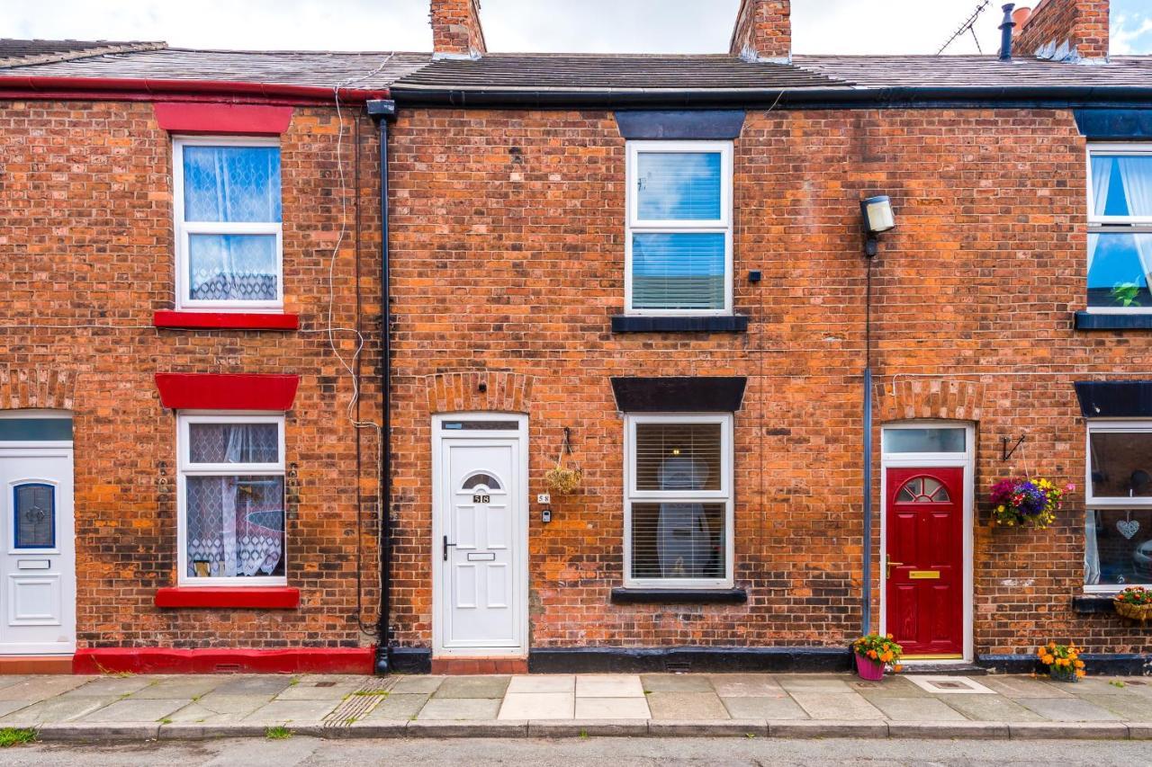 Spacious 2-Bed City-Centre Cottage In Chester By 53 Degrees Property - Ideal For Groups & Couples - Sleeps 6 Esterno foto