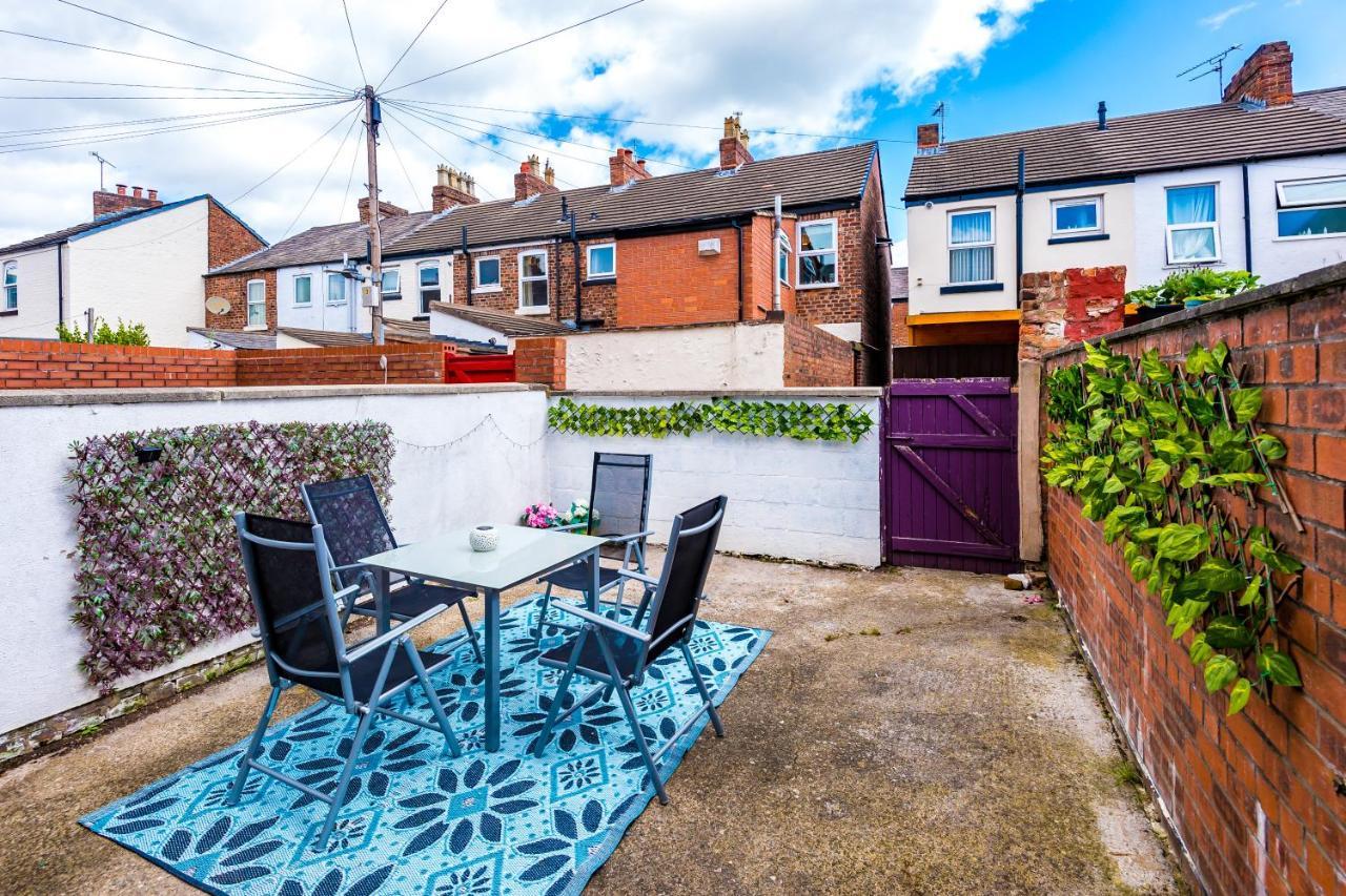 Spacious 2-Bed City-Centre Cottage In Chester By 53 Degrees Property - Ideal For Groups & Couples - Sleeps 6 Esterno foto